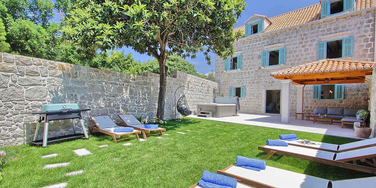 Heritage Villa Aureola 
