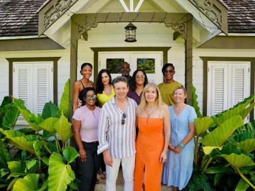 Why Book with Worldwide Dream Villas?