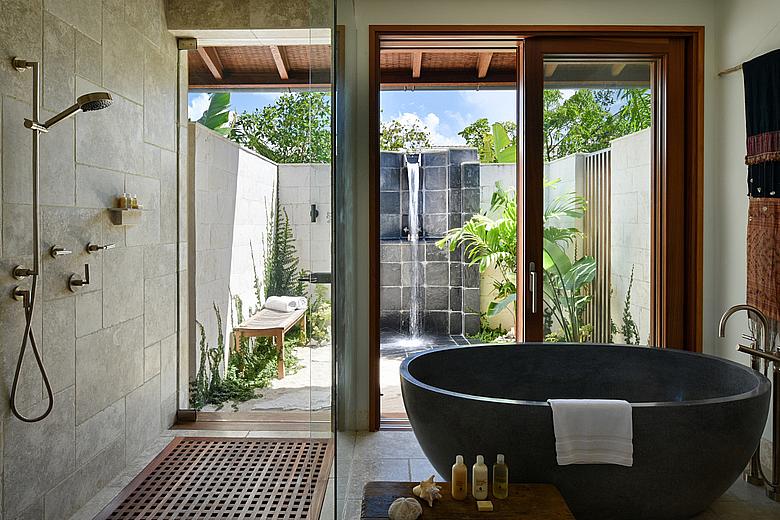 Love Pumpkin COMO Parrot Cay 3 bedroom villa with pool - Guest Bathroom Love Pumpkin COMO Parrot Cay 3 bedroom villa with pool