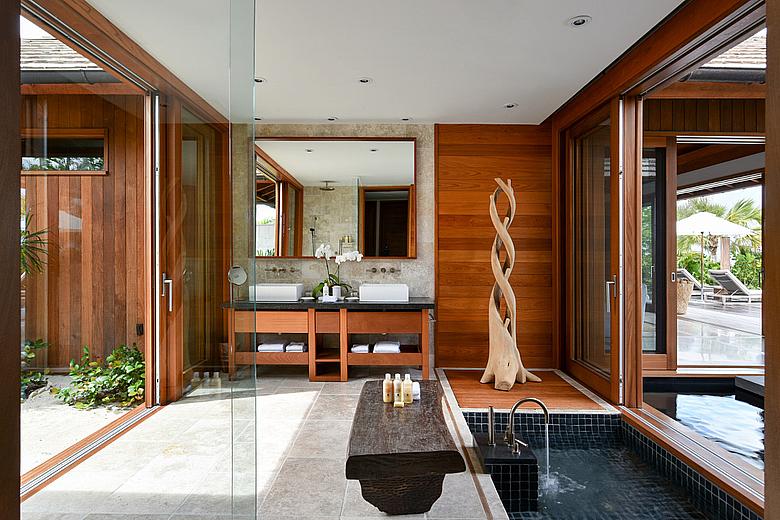 Love Pumpkin COMO Parrot Cay 3 bedroom villa with pool - Master Bathroom Love Pumpkin COMO Parrot Cay 3 bedroom villa with pool