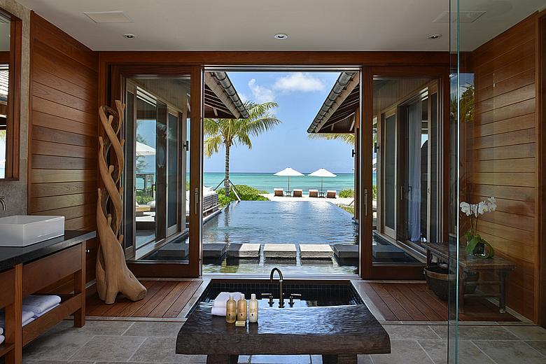 Love Pumpkin COMO Parrot Cay 3 bedroom villa with pool - Master Bathroom Love Pumpkin COMO Parrot Cay 3 bedroom villa with pool