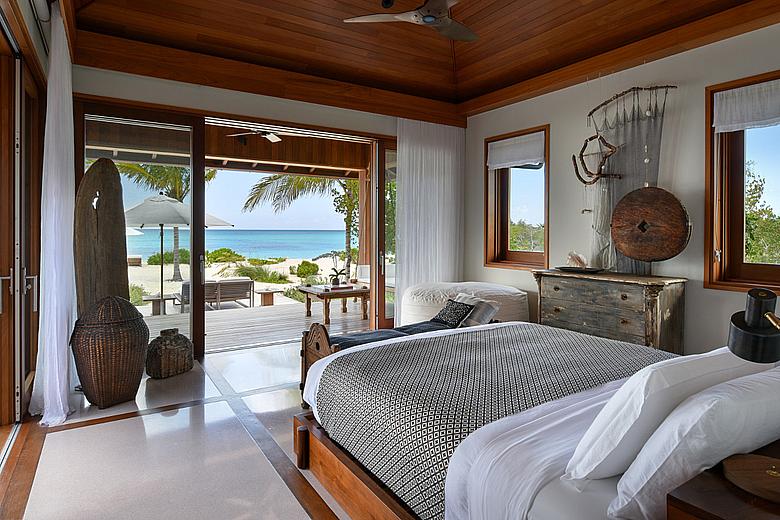 Love Pumpkin COMO Parrot Cay 3 bedroom villa with pool - Master Bedroom Love Pumpkin COMO Parrot Cay 3 bedroom villa with pool