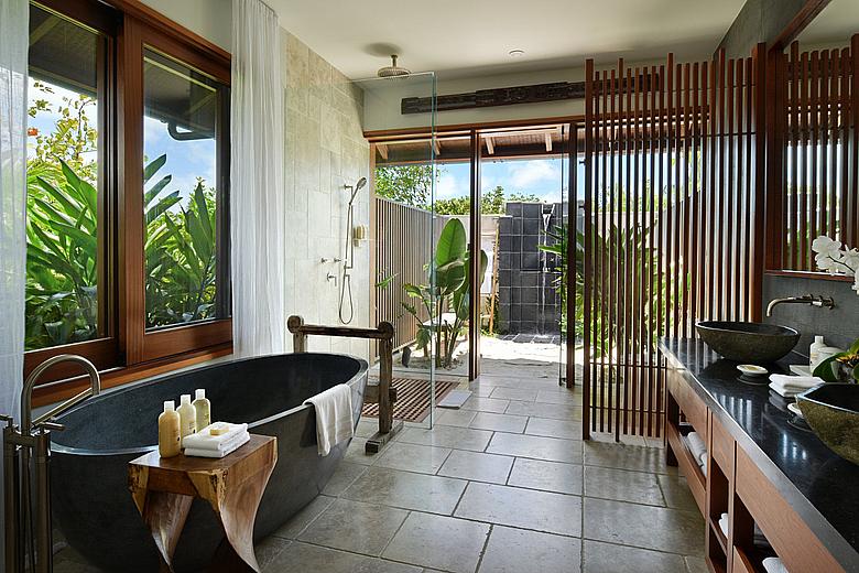 Love Pumpkin COMO Parrot Cay 3 bedroom villa with pool - Guest Bathroom Love Pumpkin COMO Parrot Cay 3 bedroom villa with pool