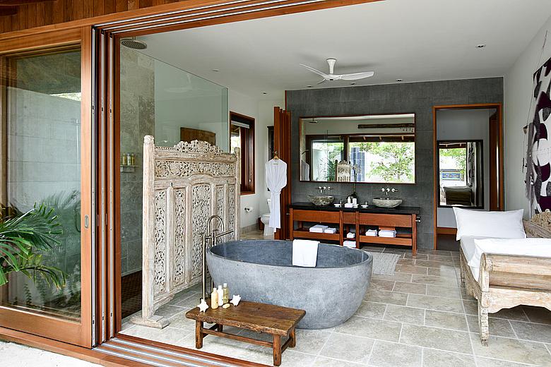 Love Pumpkin COMO Parrot Cay 3 bedroom villa with pool - Master Bathroom Love Pumpkin COMO Parrot Cay 3 bedroom villa with pool