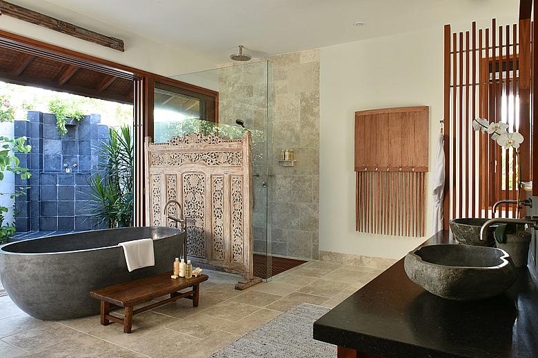 Love Pumpkin COMO Parrot Cay 3 bedroom villa with pool - Master Bathroom Love Pumpkin COMO Parrot Cay 3 bedroom villa with pool