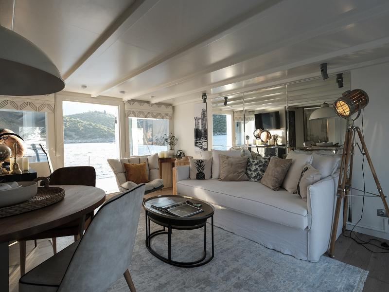 Alexa J - Luxury Superyacht , Corfu , Zakinthos 