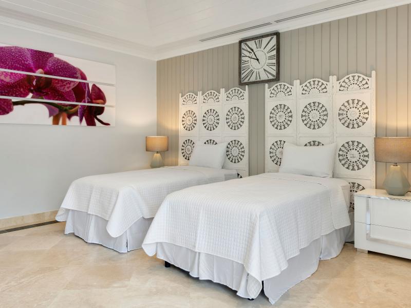 Old Trees 3 - Sundance , Beachfront villas Barbados , Old Trees , Paynes Bay , St James , West Coast Barbados 