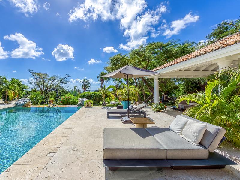 La Pinta , Terres Basses 