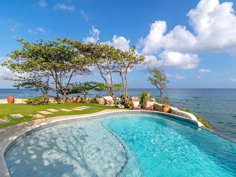 Hidden Bay by the Sea , Runaway Bay 