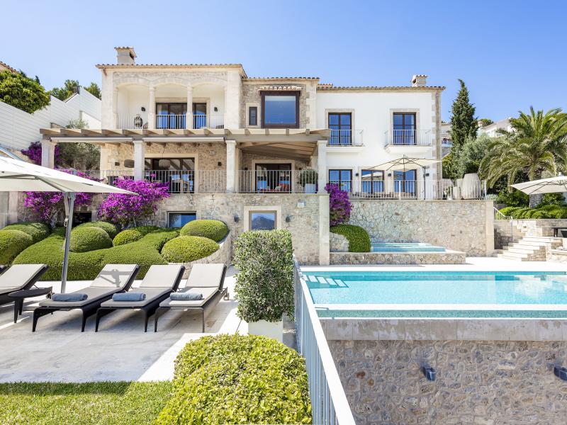 Finca Finesse , West 