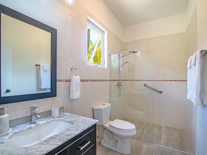 BougainVilla, Spring Farm , Montego Bay 