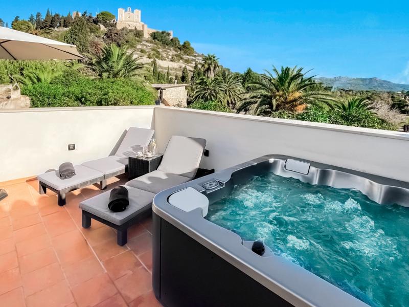 Casa Belisima , East 