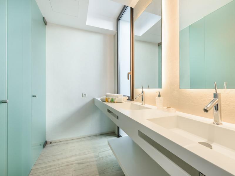 Villa Eclipse , East 