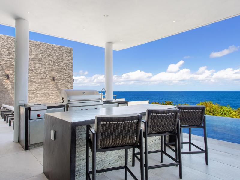 Le Rêve Bleu , Little Bay 