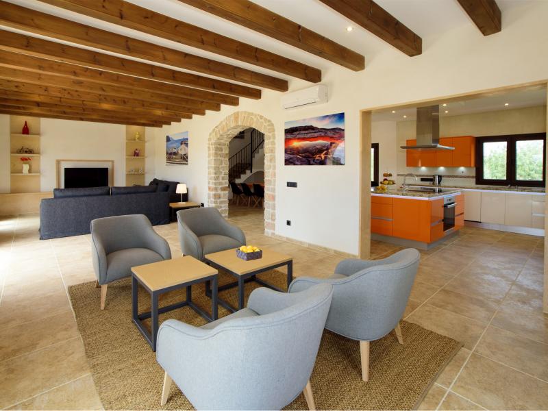 Villa Antonio , East 