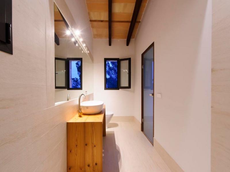 Finca San Salvador , East 