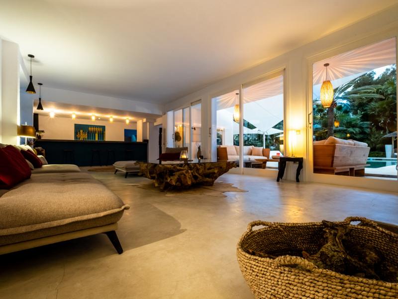 Villa Zola , Roca Llisa 