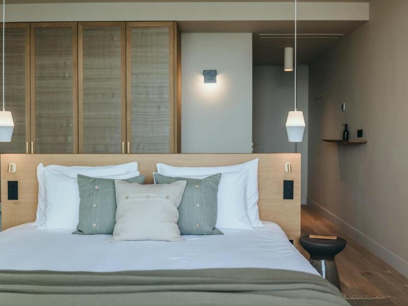 Villa Cascadia , Islands 