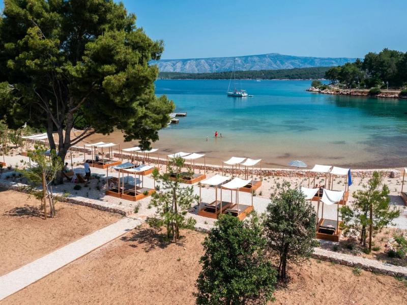 Villa Cascadia , Islands 