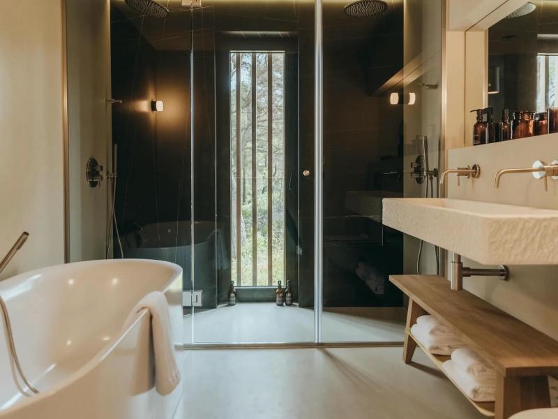 Villa Cascadia , Islands 