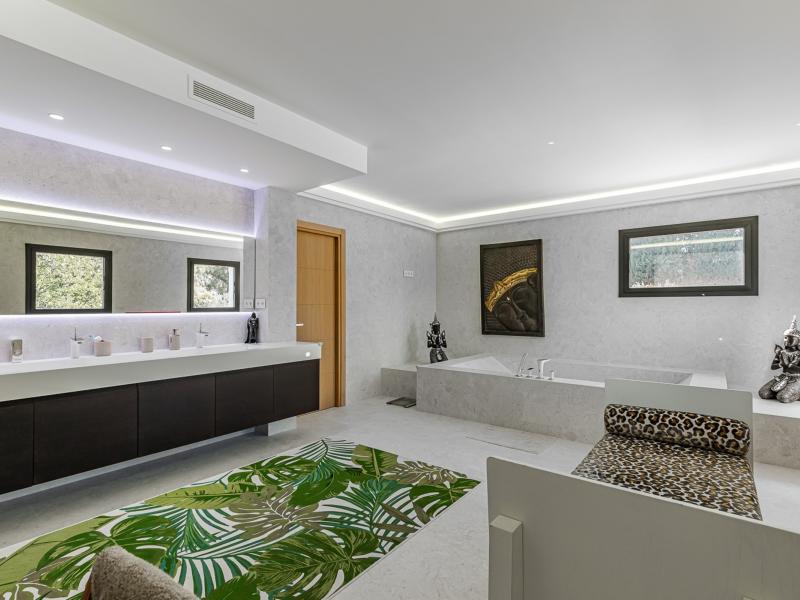 Laguna del Sol , Marbella 