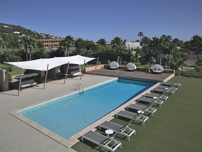 Casa Fourteen , Jesus 