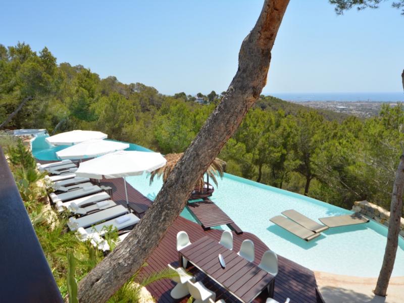 Villa Destiny , 