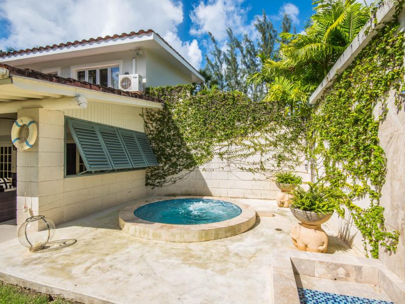 Capri Manor , Gibbes , Lower Carlton , St Peter , West Coast Barbados 