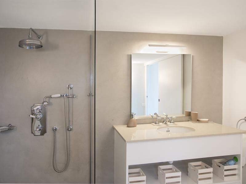 Le Caprice , Terres Basses 