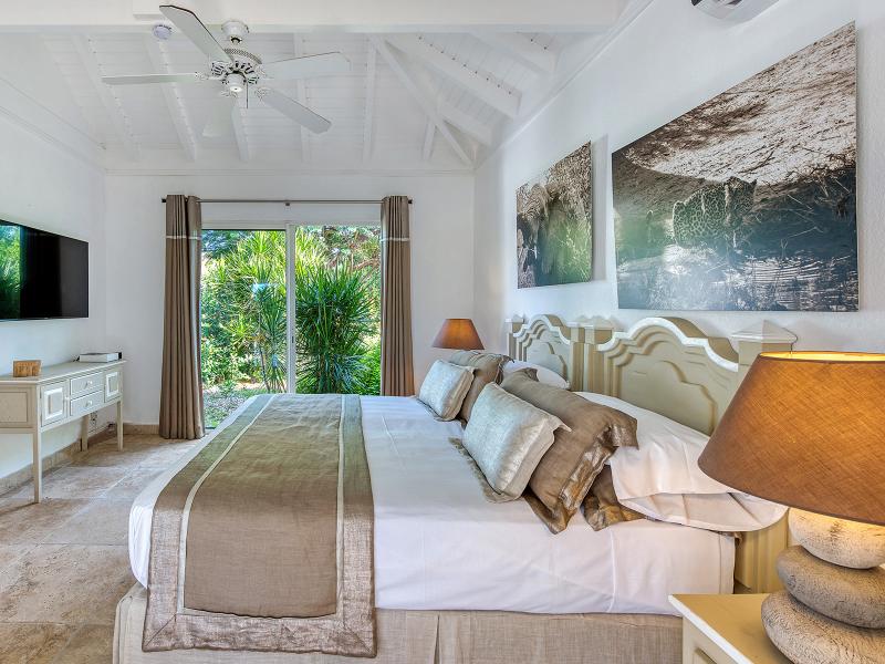 La Pinta , Terres Basses 