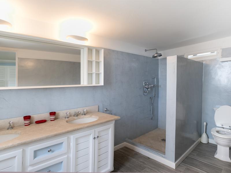 Le Caprice , Terres Basses 