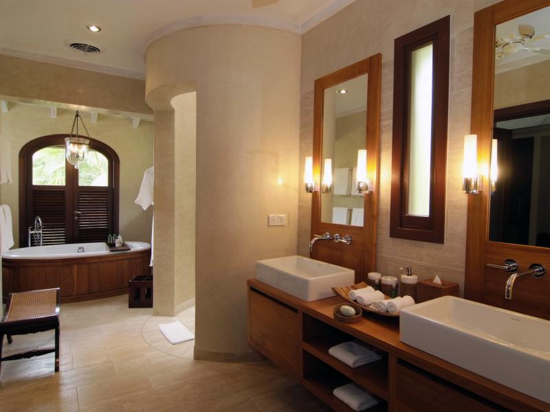 Big Blue Ocean Villa , Charlstown 