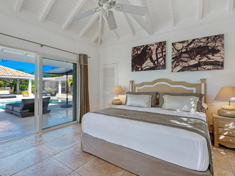 La Pinta , Terres Basses 