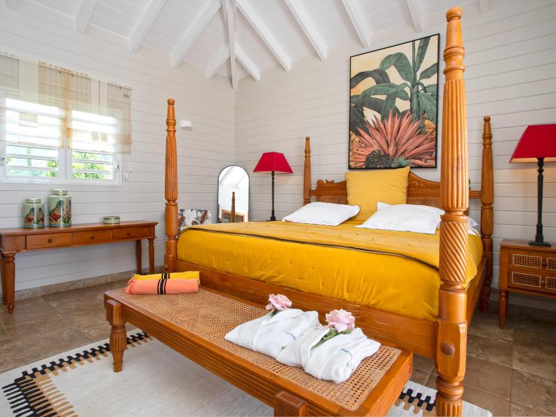 Dream in Blue , Happy Bay 