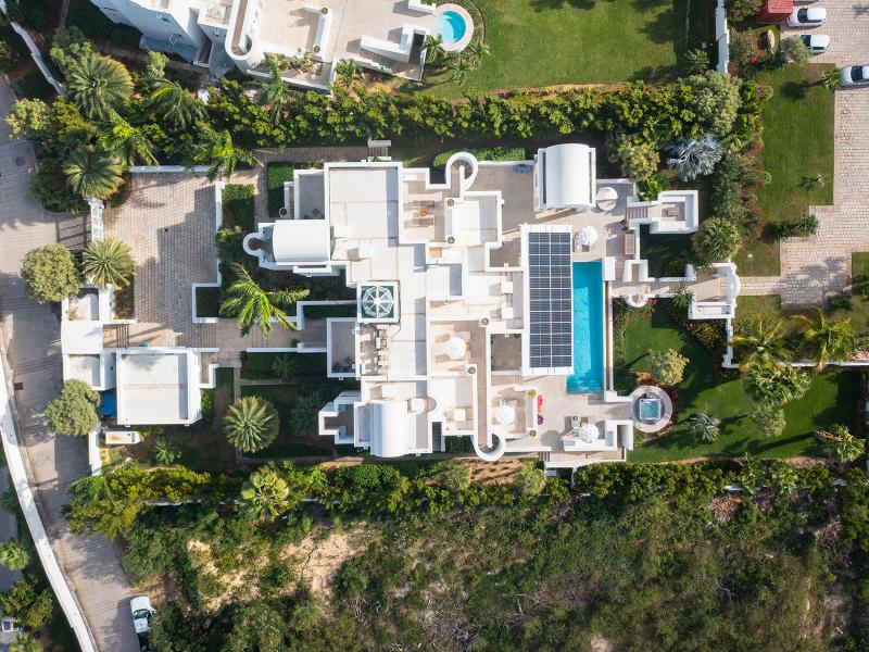 Celestial Anguilla , West End 