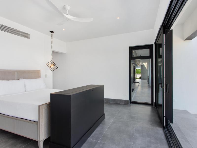 Le Rêve Bleu , Little Bay 