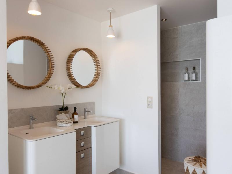 Vogue Art , Orient Bay 