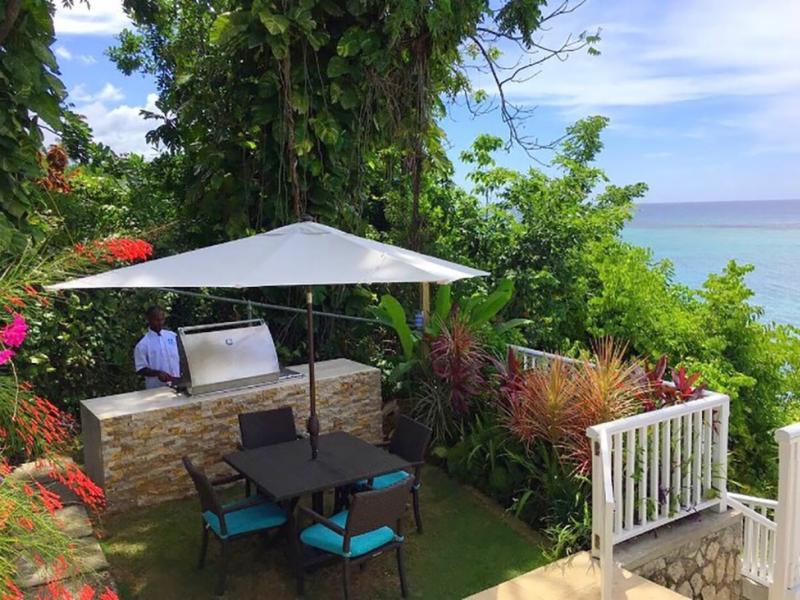 Scotch on the Rocks , Ocho Rios 