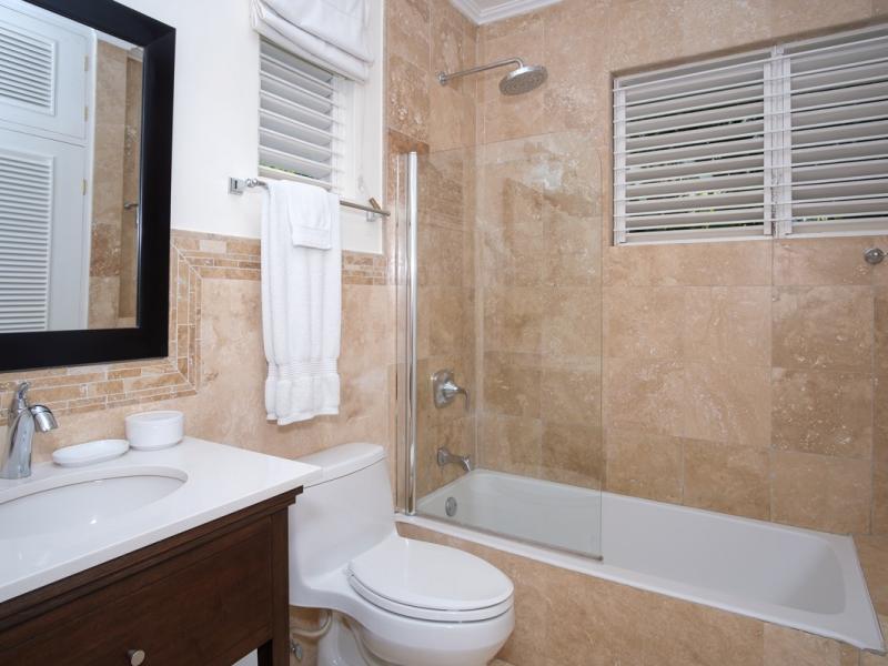 Scotch on the Rocks , Ocho Rios 