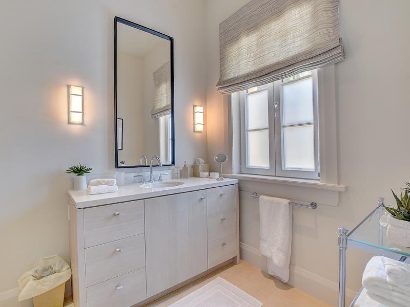 Paradise Found , Paradise Island 