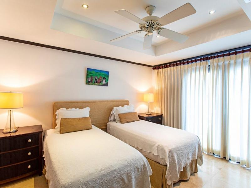 Coral Cove 1 - Beachfront , Beachfront villas Barbados , Coral Cove , Paynes Bay , St James , West Coast Barbados 