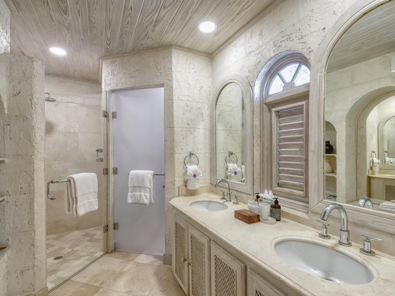 Bluff House & Cottage -Sandy Lane Beach , Beachfront villas Barbados , Sandy Lane Beach , Sandy Lane Estate , St James , West Coast Barbados 