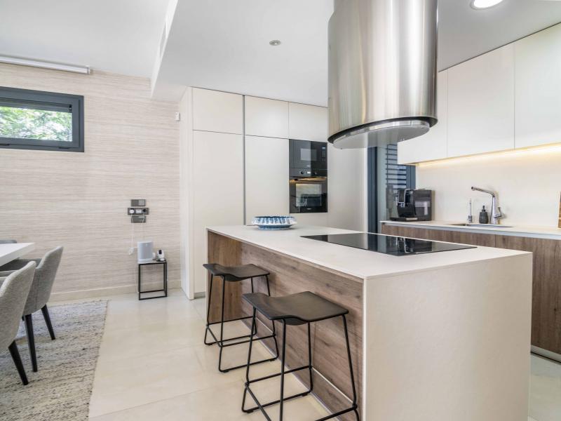 Villa Banus Bay , Marbella , Puerto Banus 