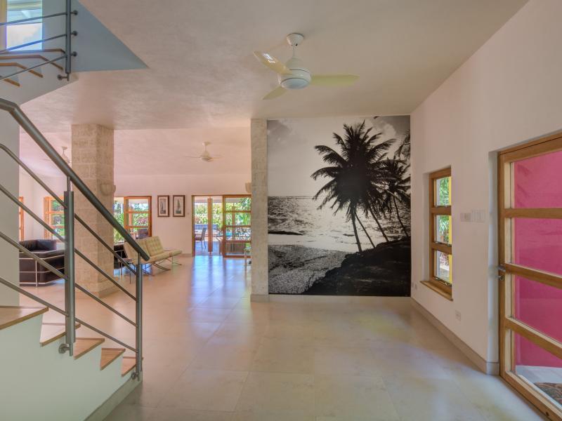 Thespina - Beachfront , St James 