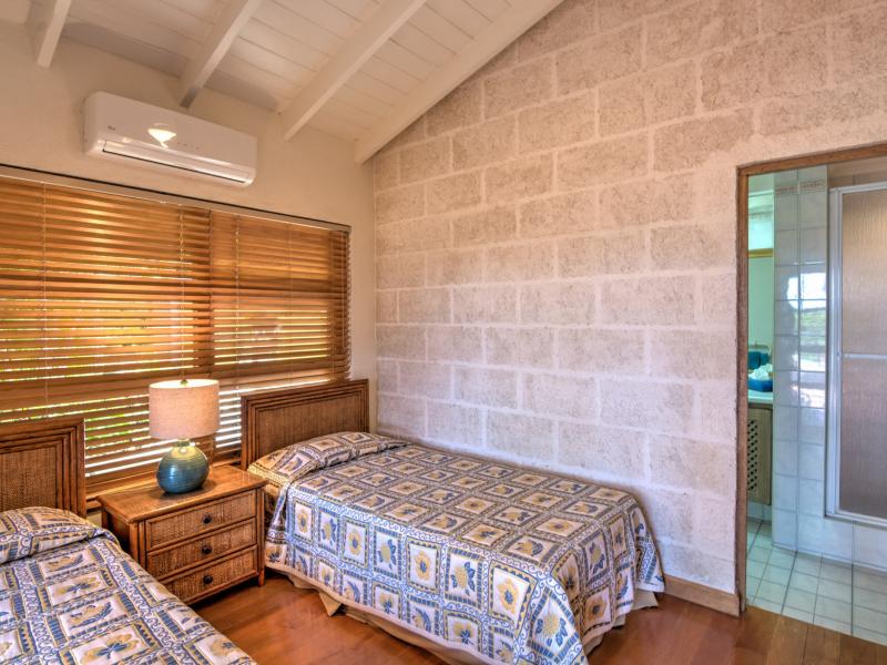 Thespina - Beachfront , St James 