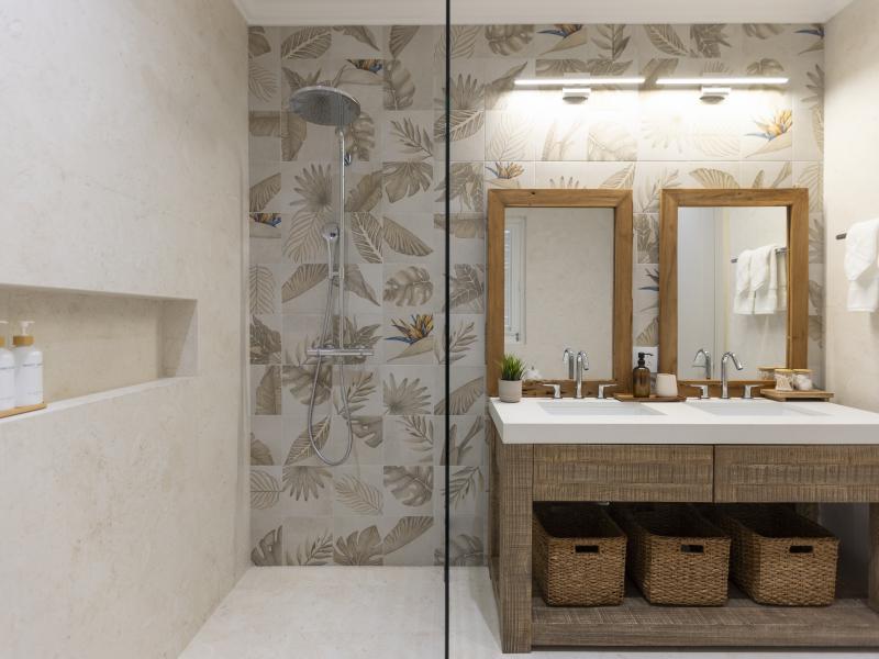 Kaiso - Beachfront , 