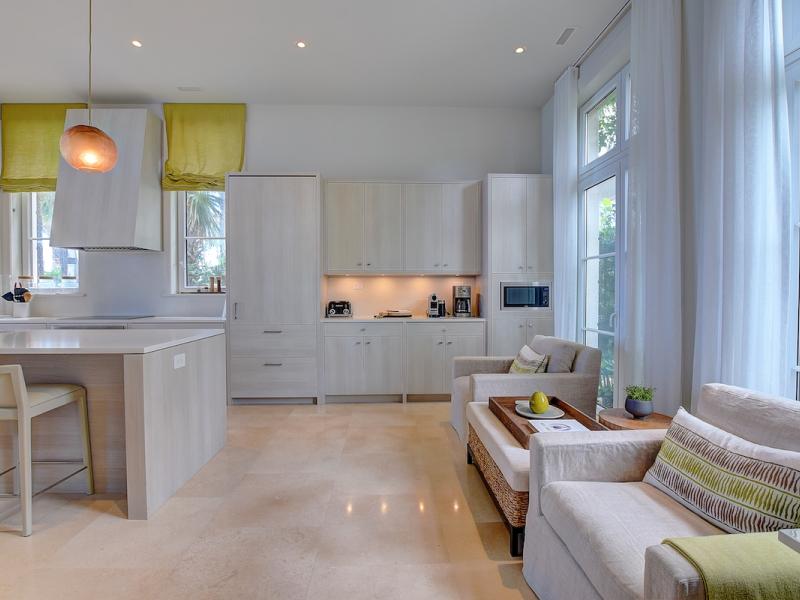 Paradise Found , Paradise Island 