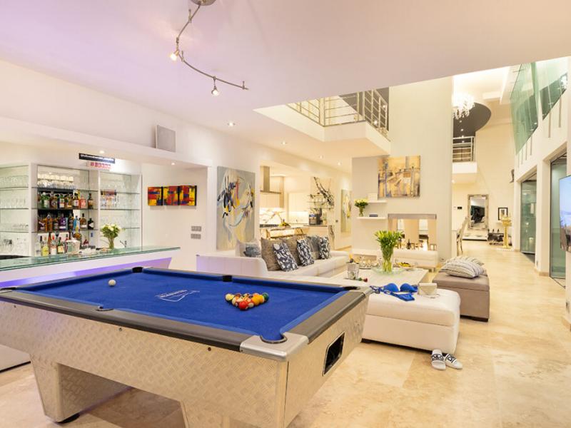 Hollywood Mansion , Cape Town 