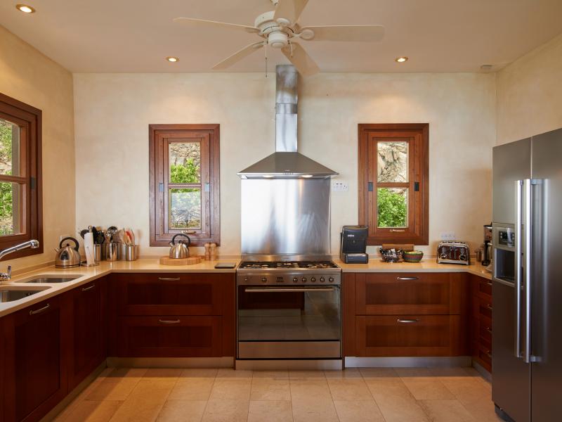 Villamia , Charlstown 