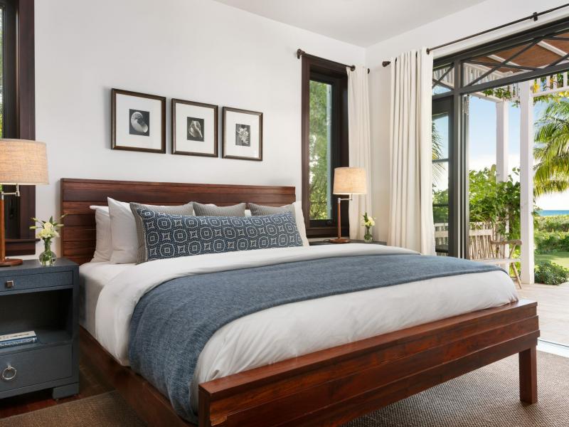 Saving Grace , Grace Bay 